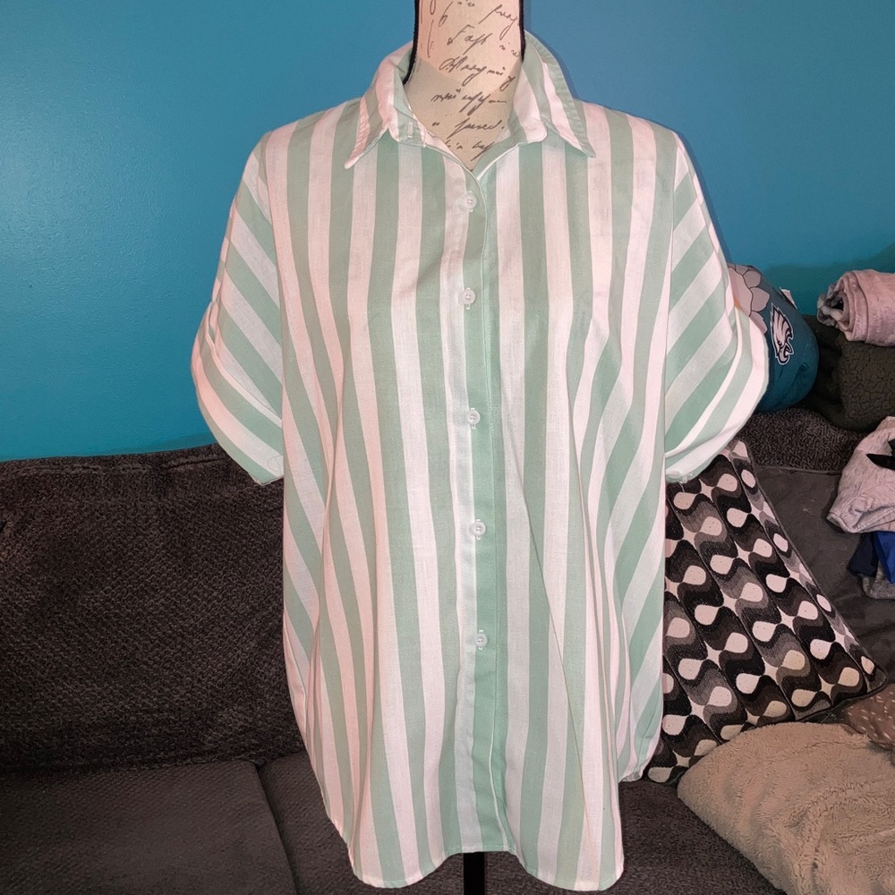 🎉4 for $20 Oversized Short Sleeve Striped Button-Up Shirt, Large